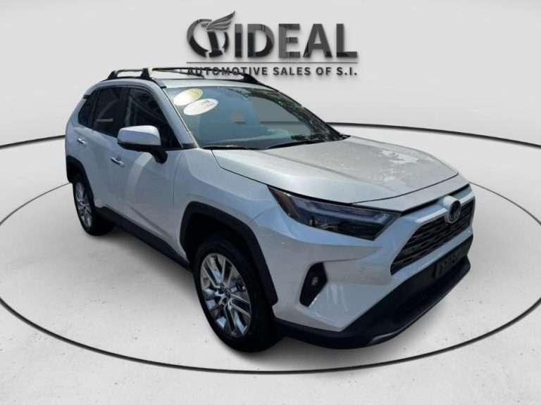 White SUV at Ideal Auto Sales, a leading Staten Island car dealership